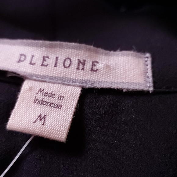 Pleione sleeveless faux wrap blouse black - Picture 5 of 6